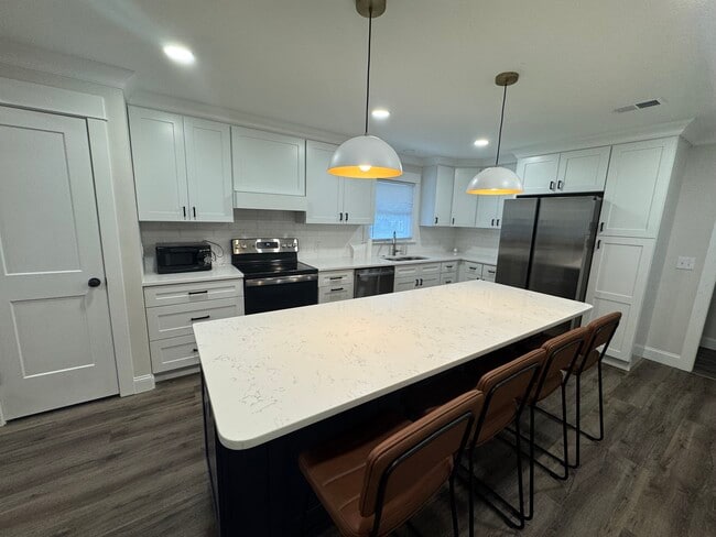 Photo - 110 Friendship Cir