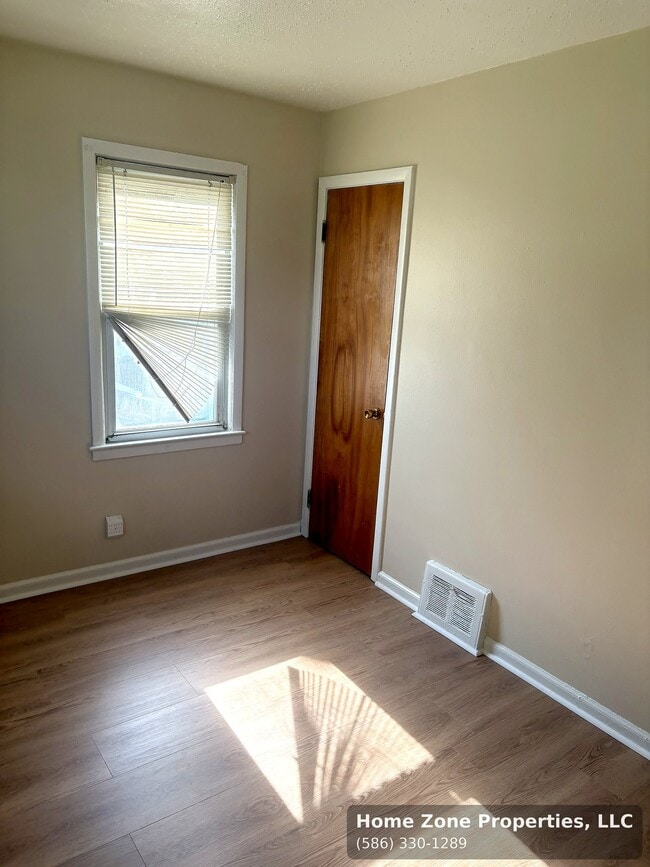 Photo - 486 Fildew Ave