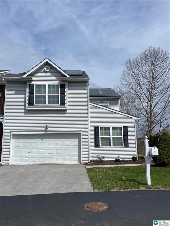 Photo - 351 Hawthorn Ln