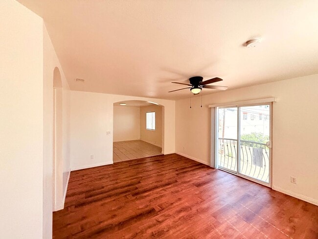Photo - 762 W 21st St Unidad 3