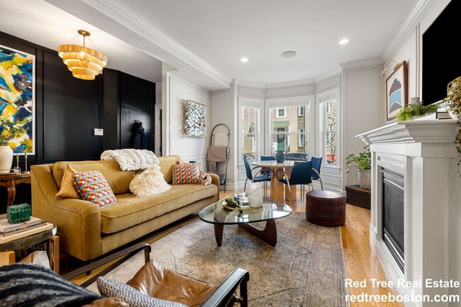 Photo - 687 E 6th St Unit 2