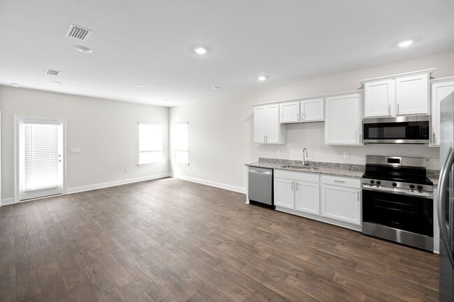 Photo - BRAND NEW HOME IN MAGNOLIA PINES!!!