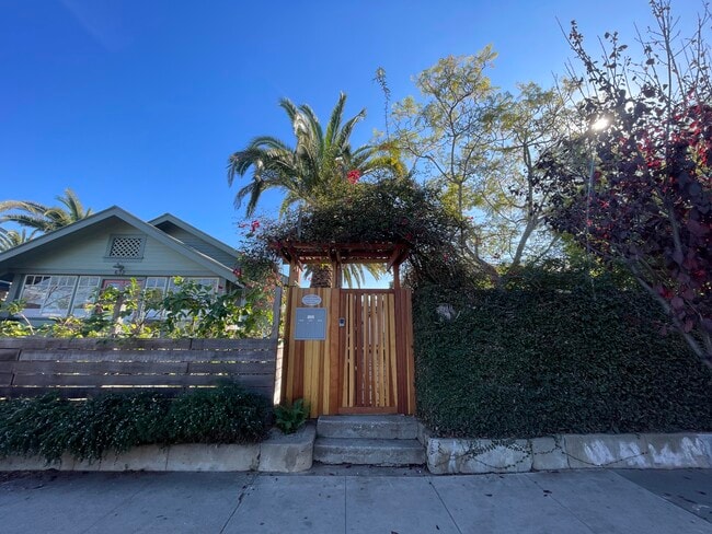 Photo - 630 California Ave