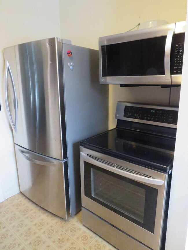 Photo - 3220 Primrose St