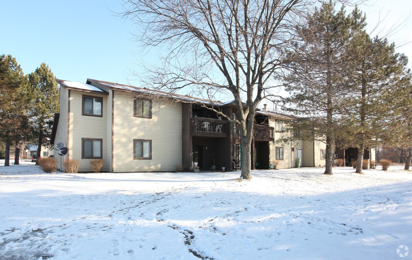 Photo - Lakewood Apartments