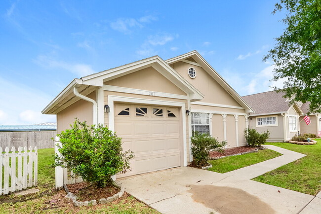 Photo - 201 Whiterapids Ct