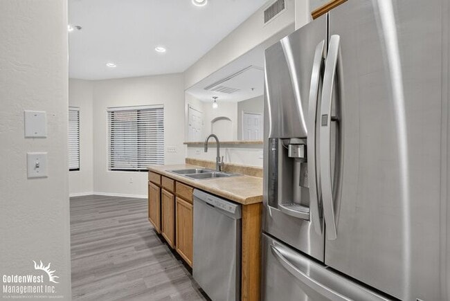 Photo - Beautiful 2Bdm 2Ba Condo with Community Pool in Glendale! Unit 1018