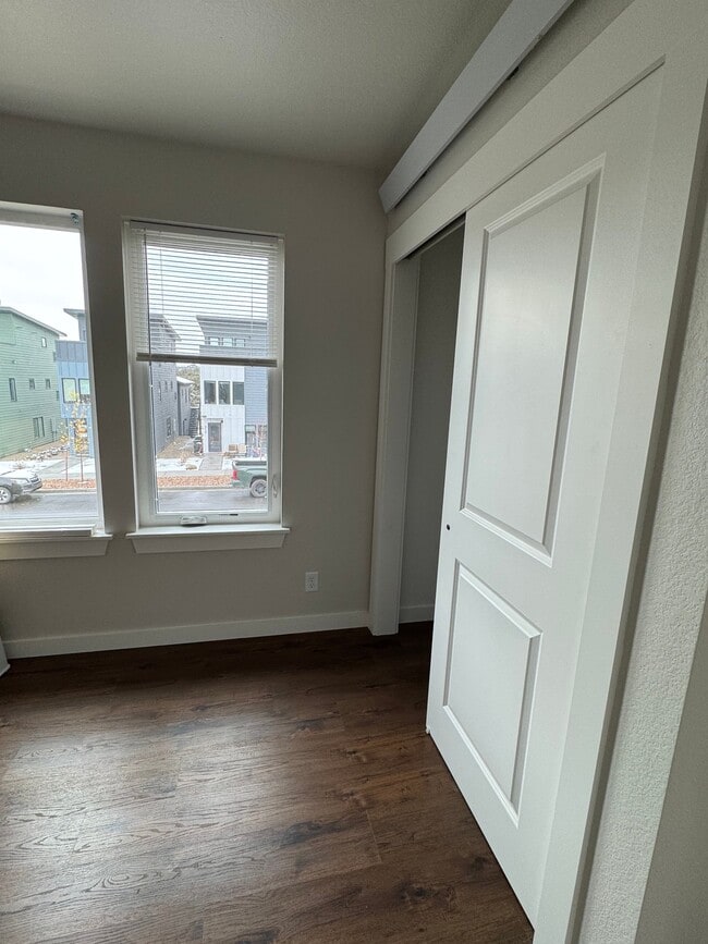 Photo - 597 N Railroad St Unidad A