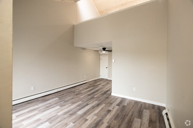 2BD/1.5BA - The Lofts at Rock Vue