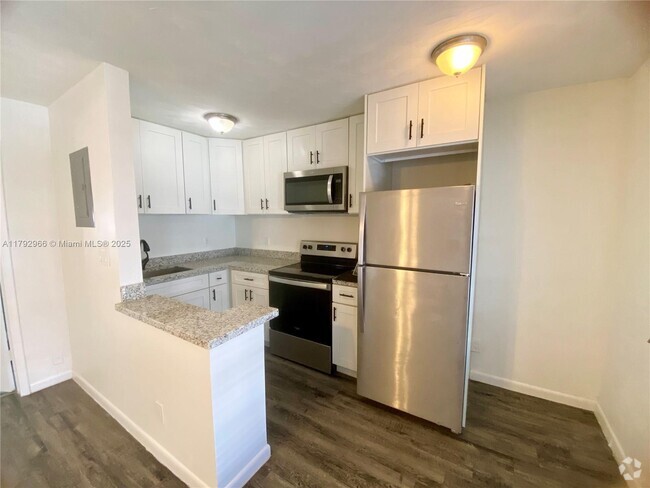 Building Photo - 1030 N Victoria Park Rd Unit 9 Rental