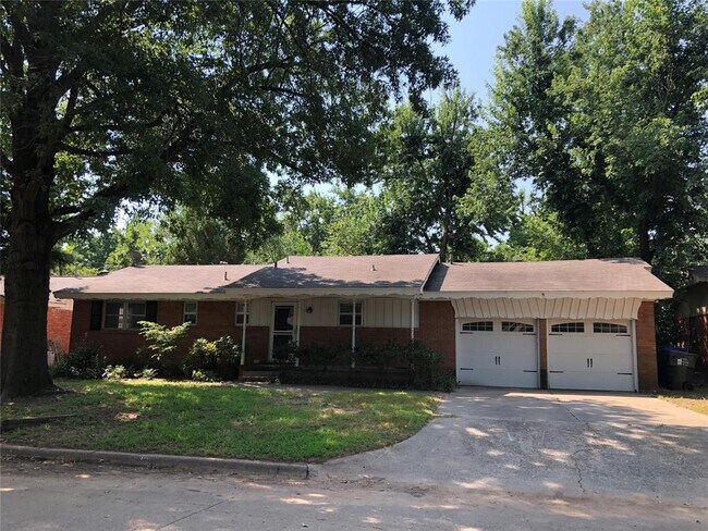 Photo - 1308 Sycamore St