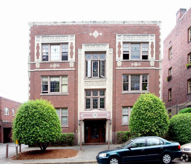 The Iris Apartments - The Iris Apartments