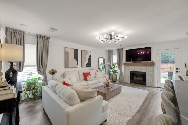 Photo - 246 N Walden Elms Cir