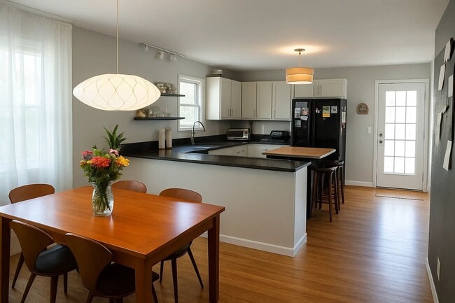 Photo - 635 Dewey Ave