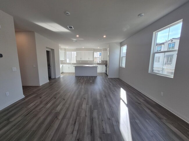 Photo - 2137 Cumberland