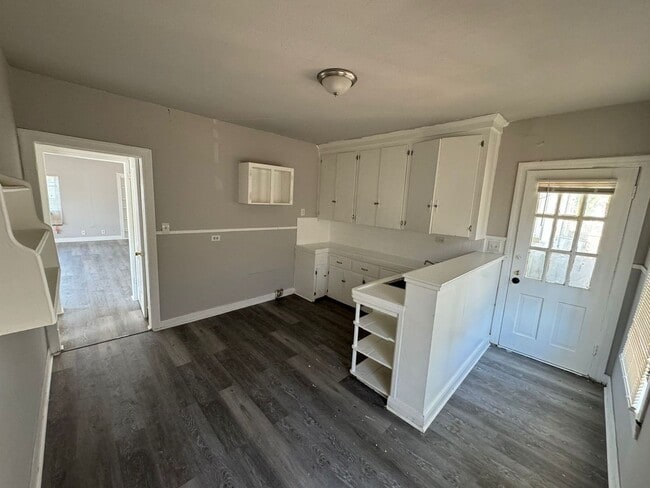 Photo - 1142 Lyle St