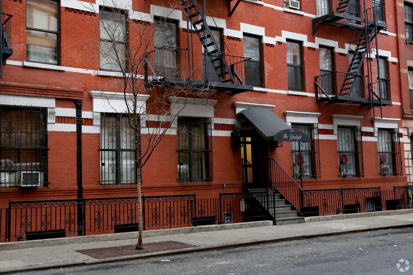 Photo - 344 W 49th St