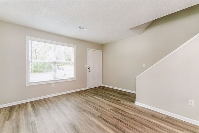 Photo - 2 bedroom / 1.5 Townhome in West Ashley