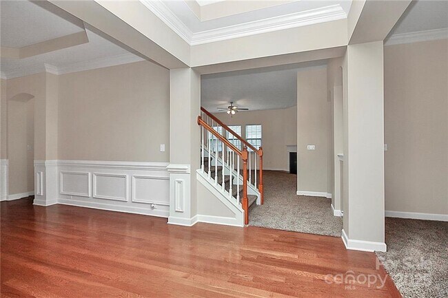 Photo - 311 Palmerston Ln