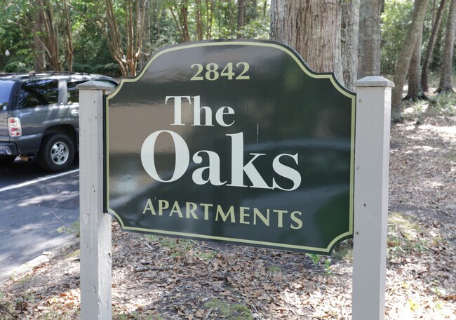 Photo - The Oaks