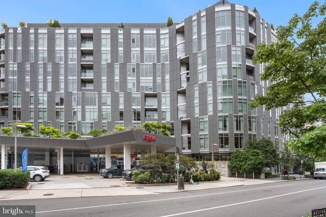 Building Photo - 1177 22nd St NW Unit 2J Rental