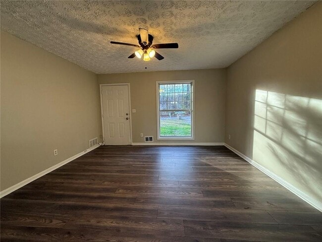 Photo - 7016 Adel Ln