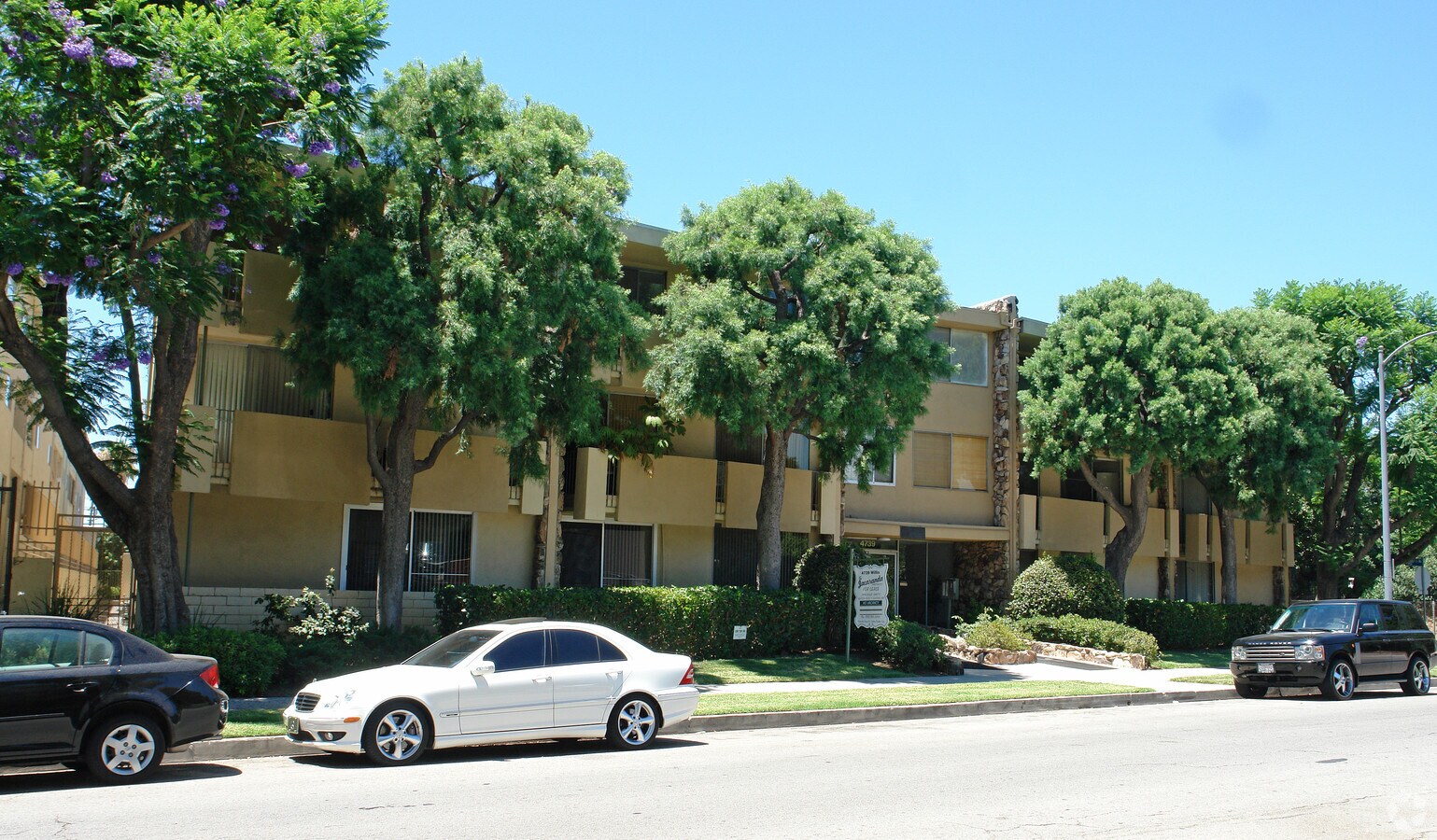 Jacaranda Apartments - Jacaranda Apartments