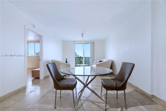 8888 Collins Ave
