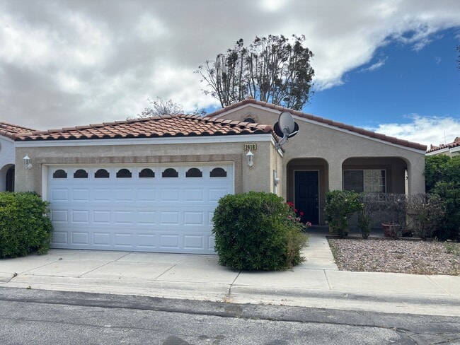 Building Photo - Single Story West Rosamond Home