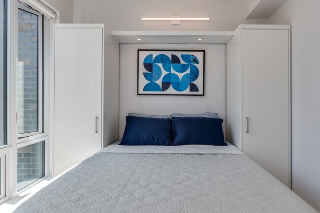 Photo - 1283 Howe St