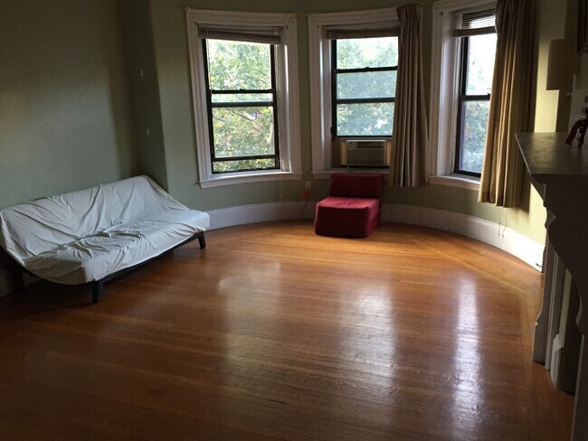 Photo - 429 Marlborough St Unit 2