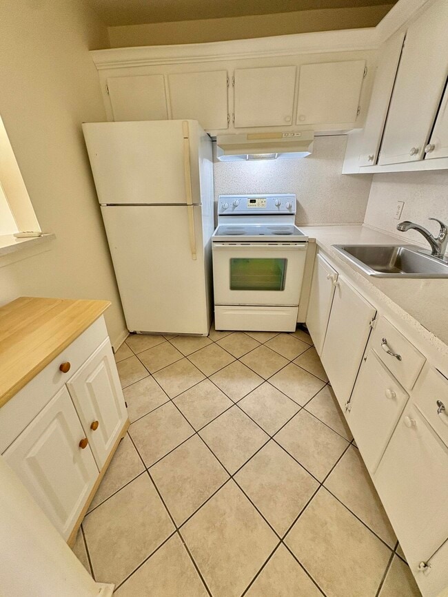 Photo - 236 Northampton L