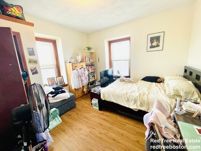 98 Franklin St Unit 3