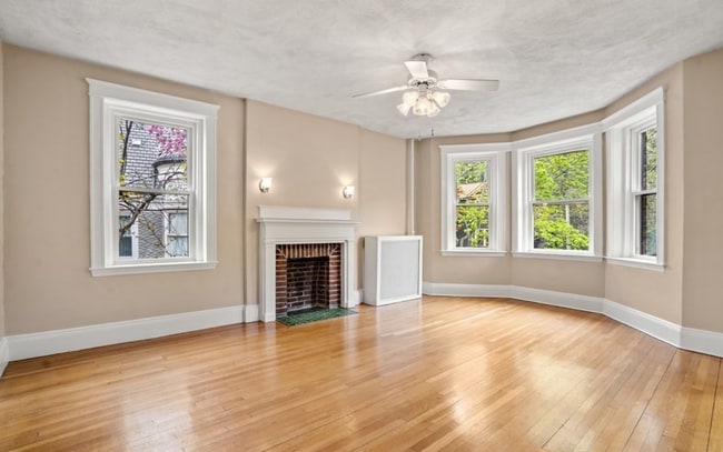 Photo - Gorgeous 3 bedroom unit in Brookline!