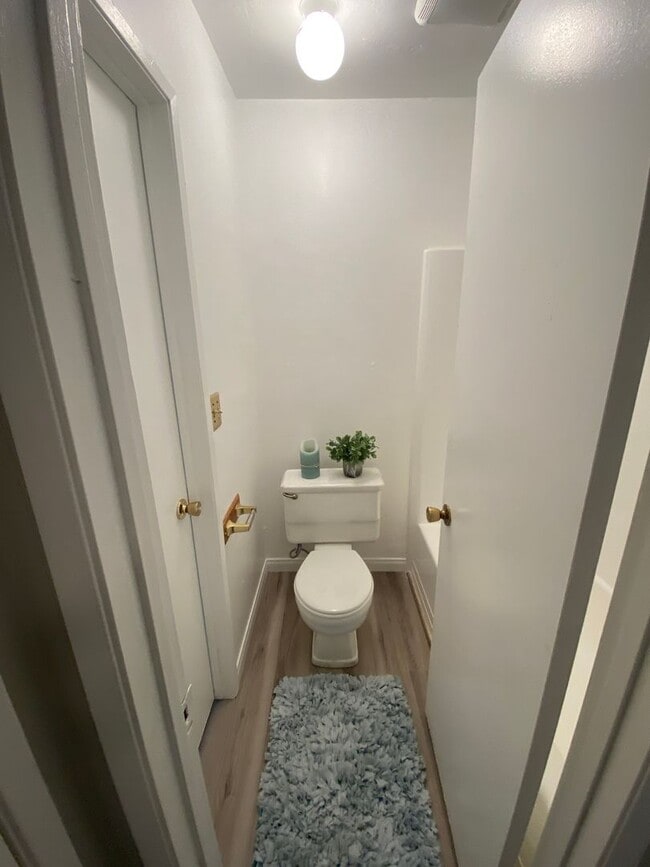 Building Photo - Hyde Park Villas Condo with Mountain Views