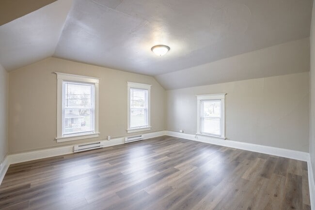 Photo - 390 S Hickory St Unit 390 Hickory - Upper