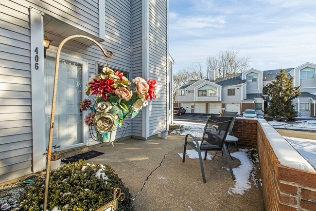 Photo - Creekside 1st floor unit Showing Saturday 1/31 10am-10:15am