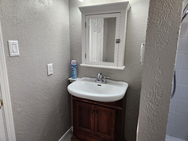 Building Photo - 2322 Deer Valley Dr