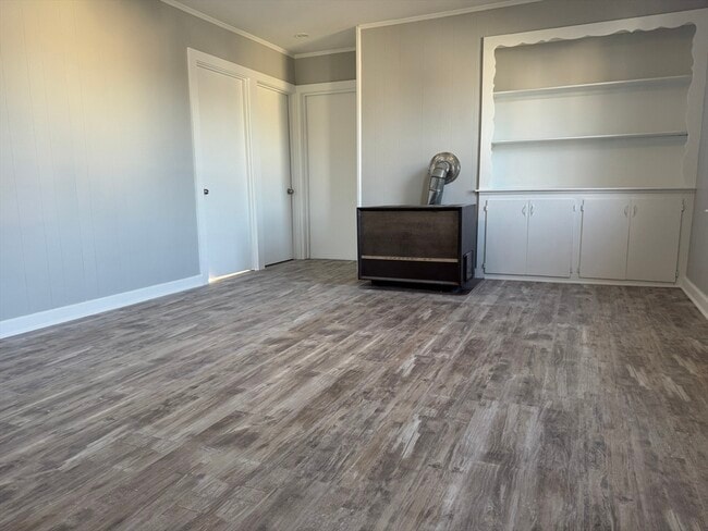 178 Blackmer St Unit 3