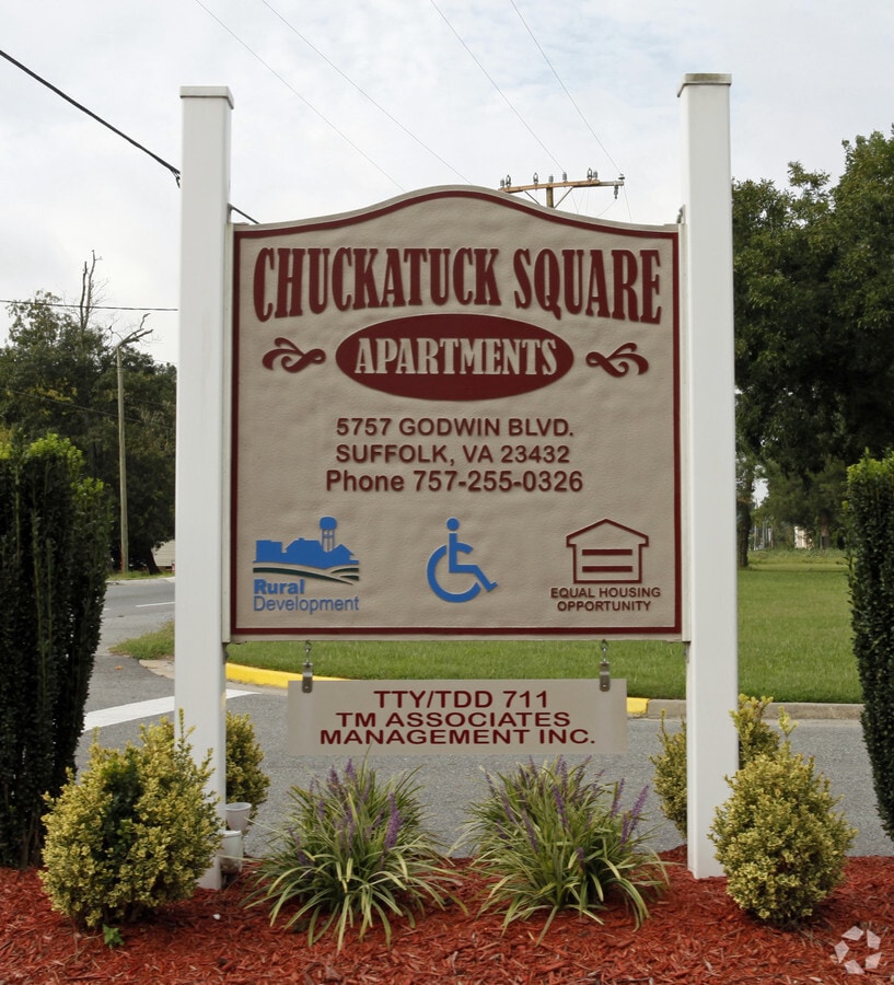 Photo - Chuckatuck Square