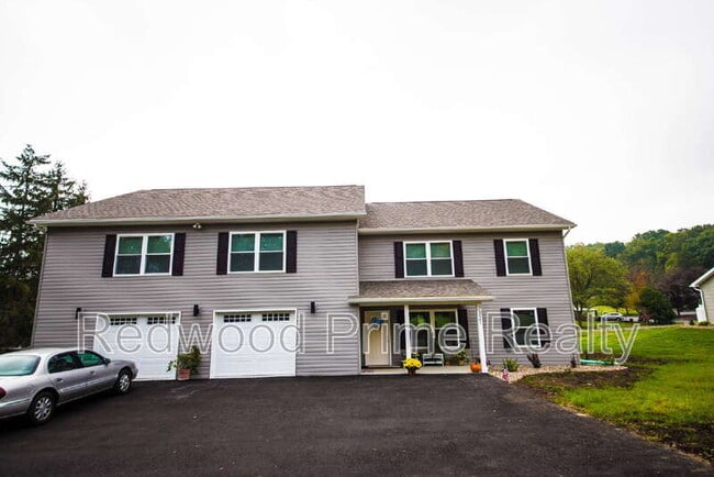 Building Photo - 2321 Smoke Dr