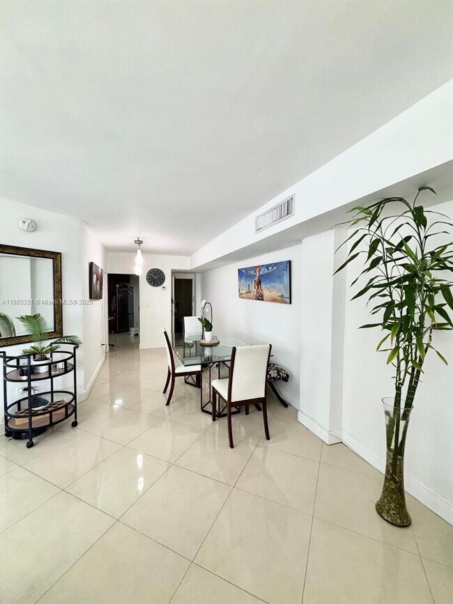 Photo - 801 Brickell Bay Dr Unit 1067