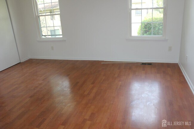 Photo - 405 Maplecrest Rd