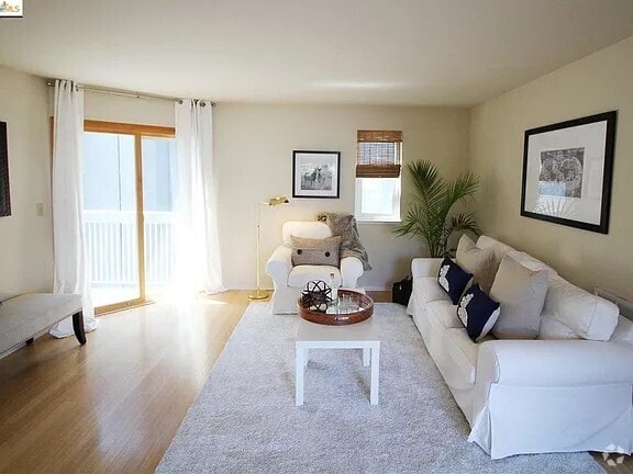 Building Photo - 933 Addison St Unit D Rental