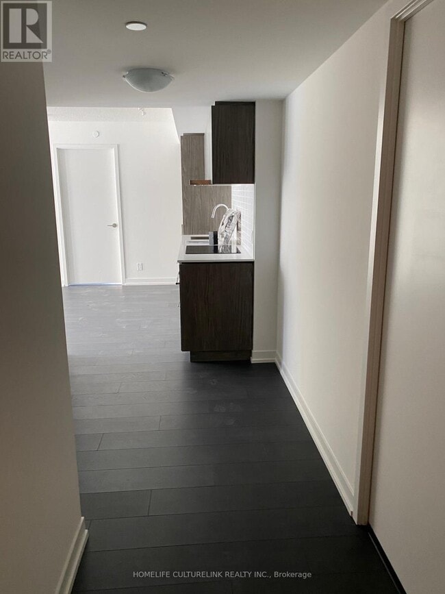 Photo - 60 Shuter St Unit 706