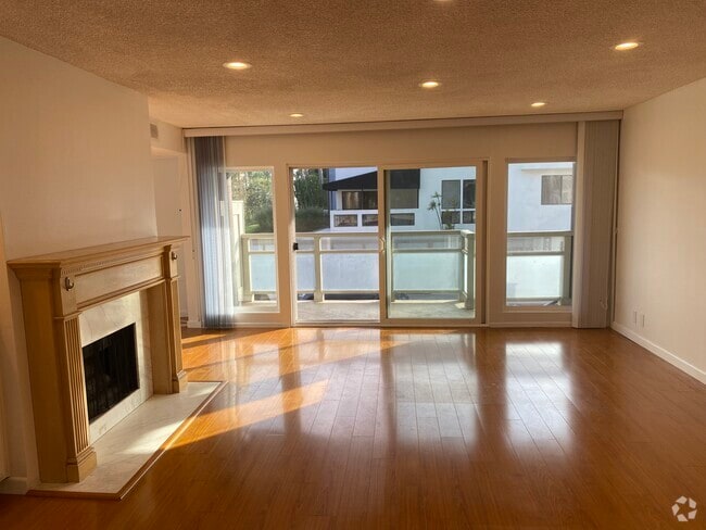 Building Photo - 4200 Via Dolce Unit 127 Rental
