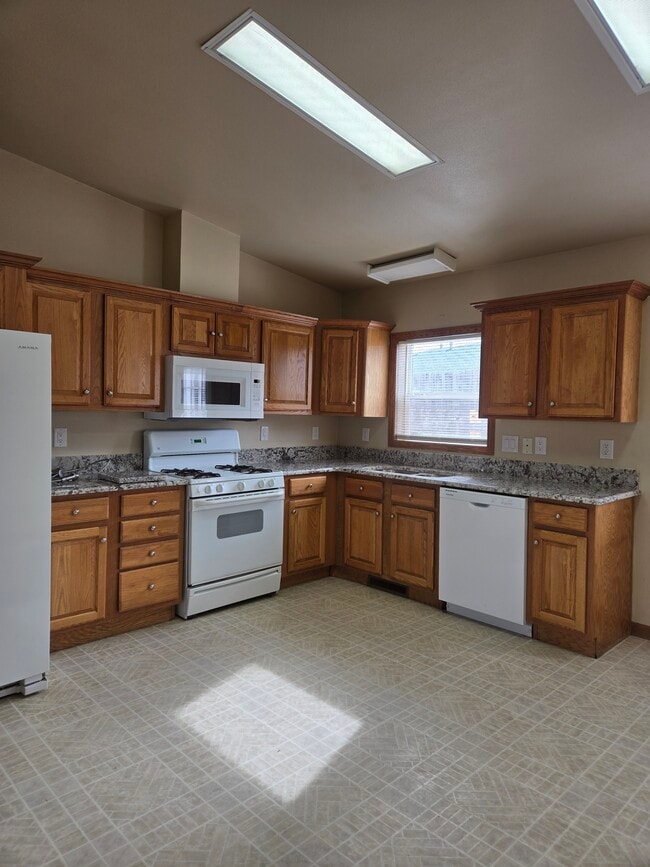 Photo - 583 S Carriage Dr