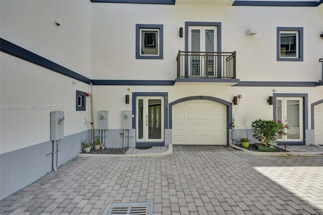 Photo - 820 NE 7th St