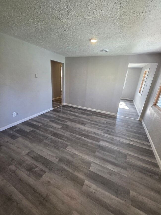 Photo - 107 Grundy St Unit 1
