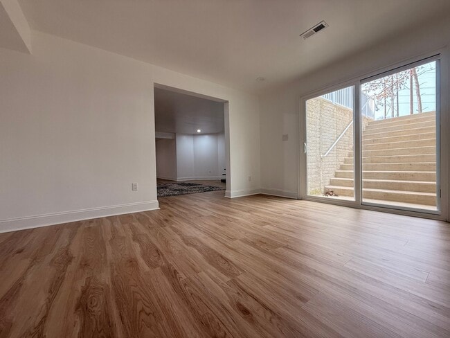 Building Photo - 10402 Laurel Ridge Way